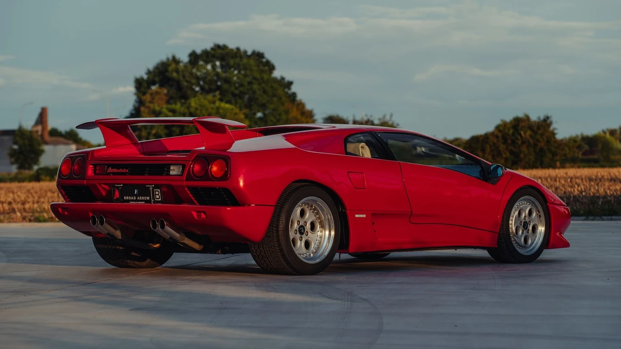 1992 Lamborghini Diablo - Image 15 of 31