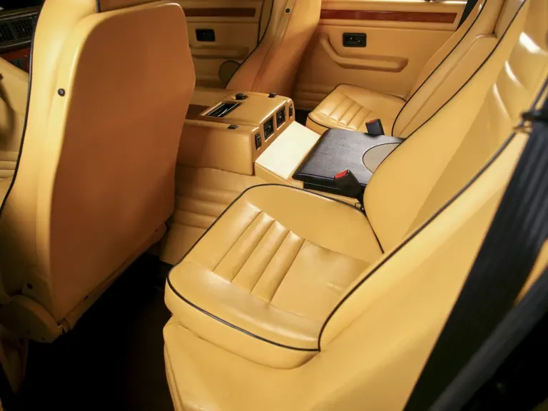 1992 Lamborghini LM002 - Image 15 of 31