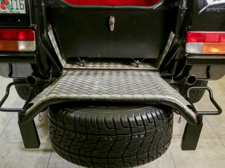 1992 Lamborghini LM002 - Image 24 of 31