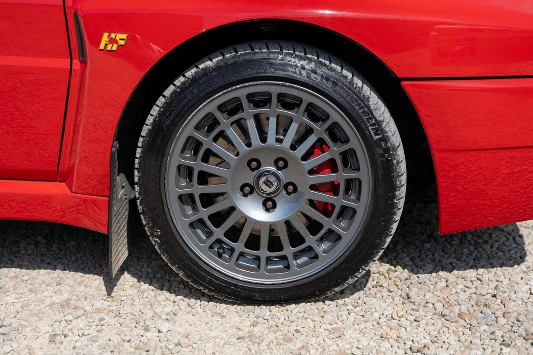 1992 Lancia Delta 1st Gen - Image 27 of 30