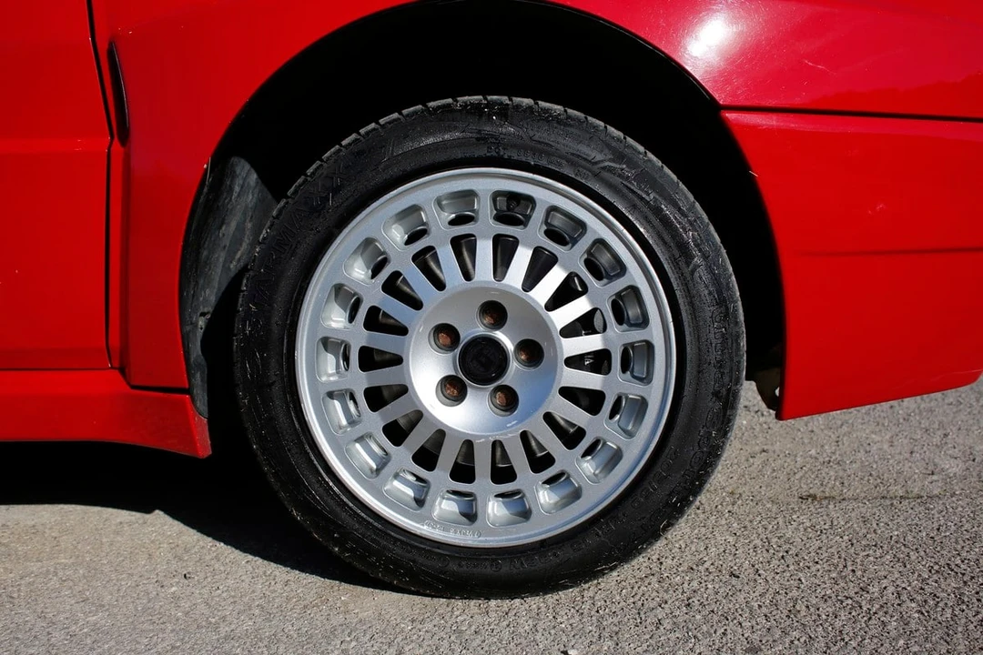 1992 Lancia Delta 1st Gen - Image 12 of 31