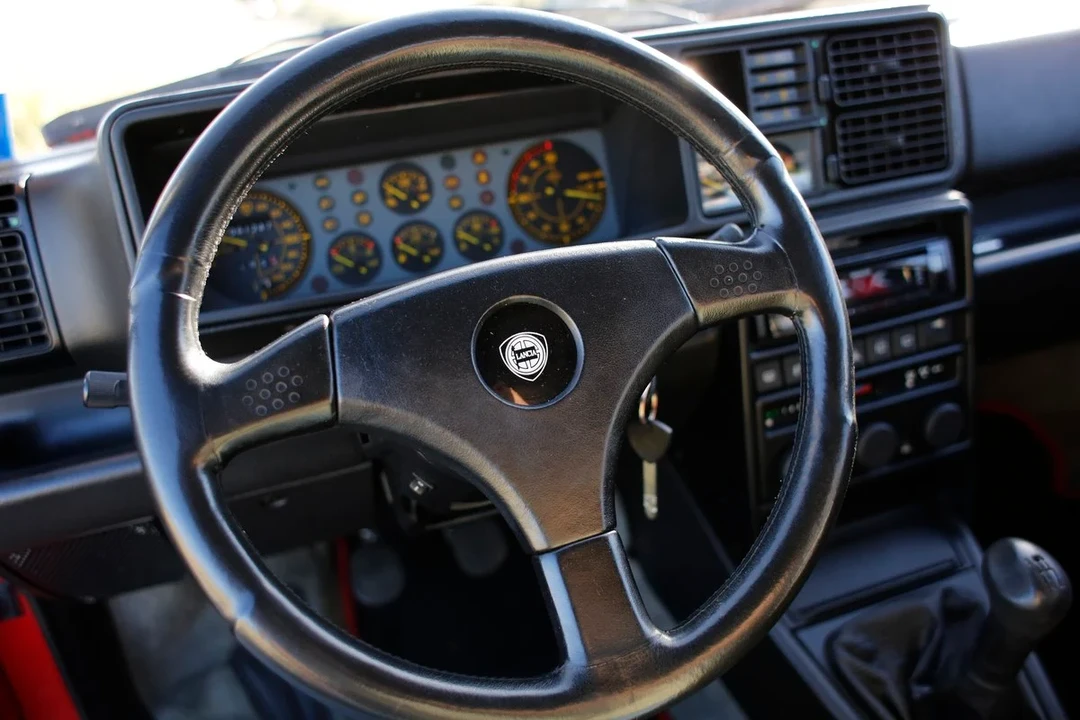 1992 Lancia Delta 1st Gen - Image 14 of 31