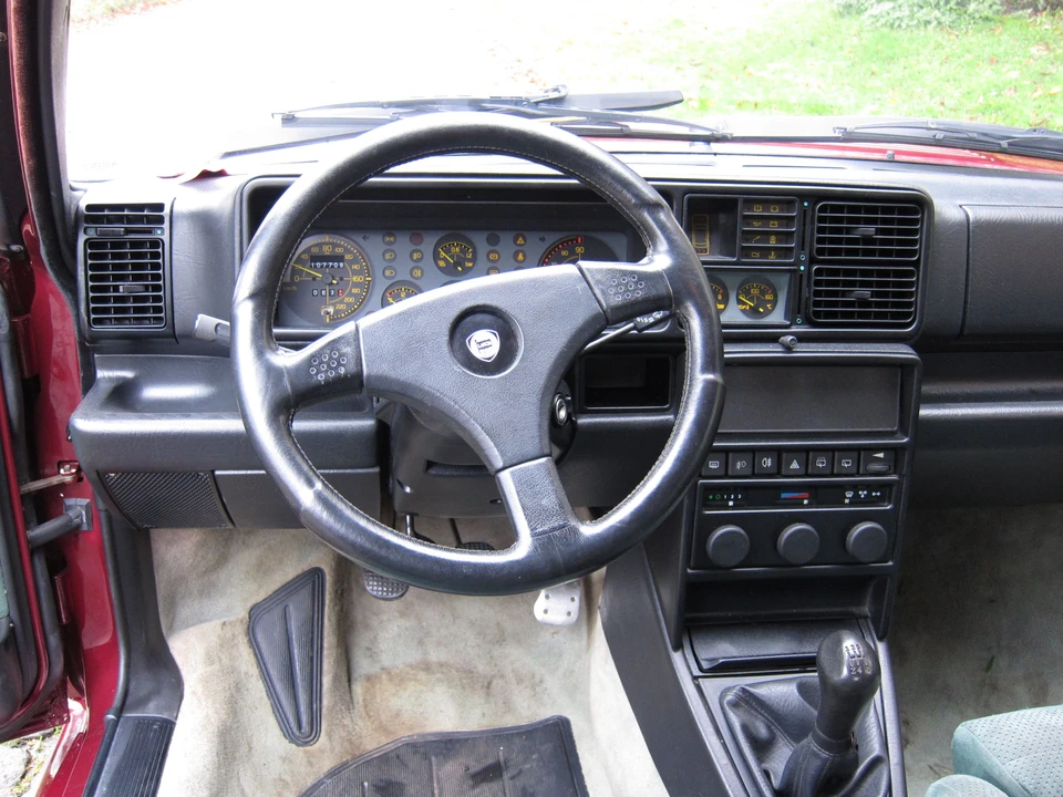 1992 Lancia Delta 1st Gen - Image 13 of 17