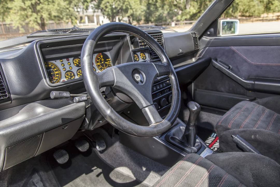 1992 Lancia Delta 1st Gen - Image 27 of 31
