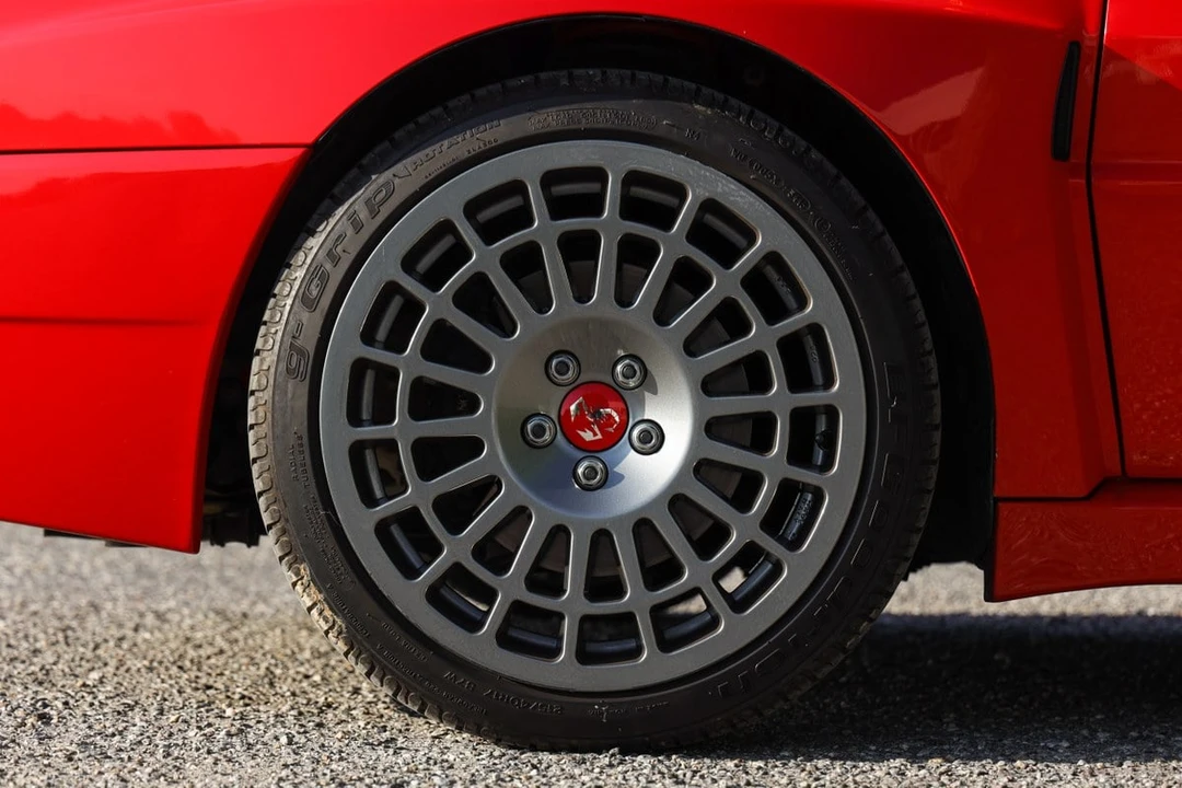 1992 Lancia Delta 1st Gen - Image 15 of 30