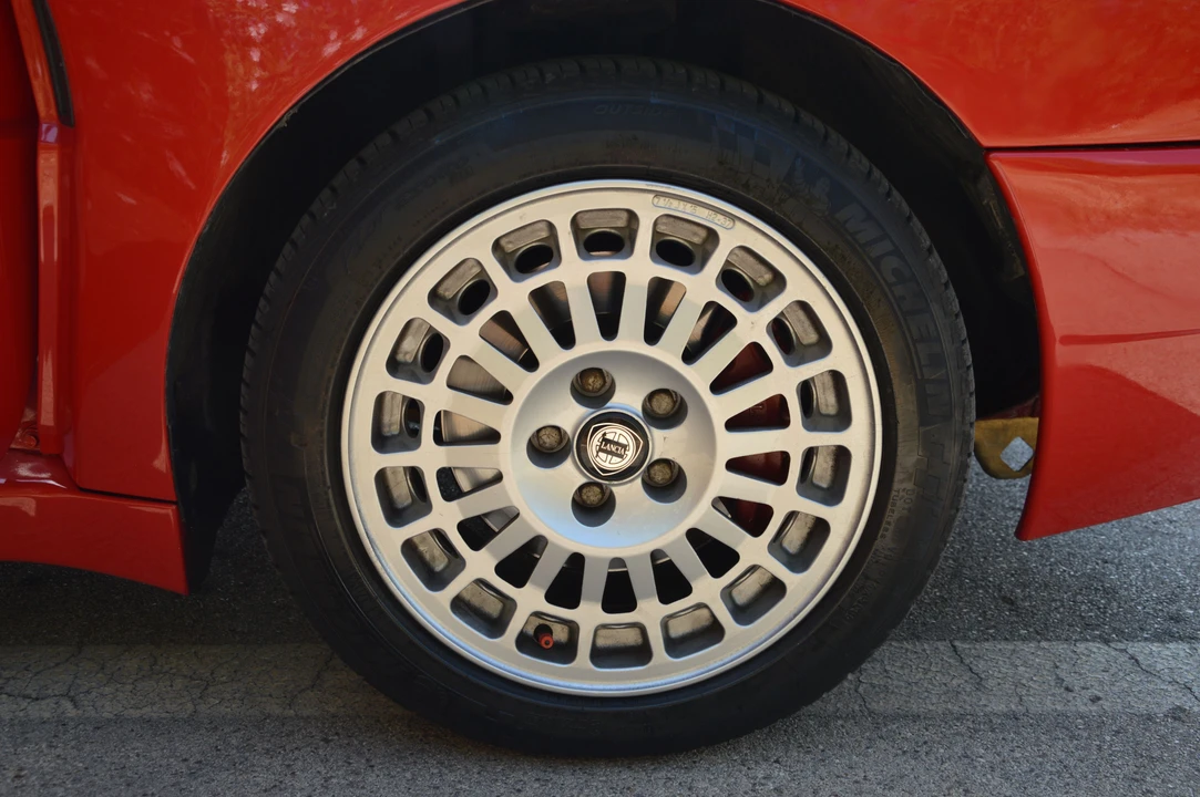 1992 Lancia Delta 1st Gen - Image 7 of 14