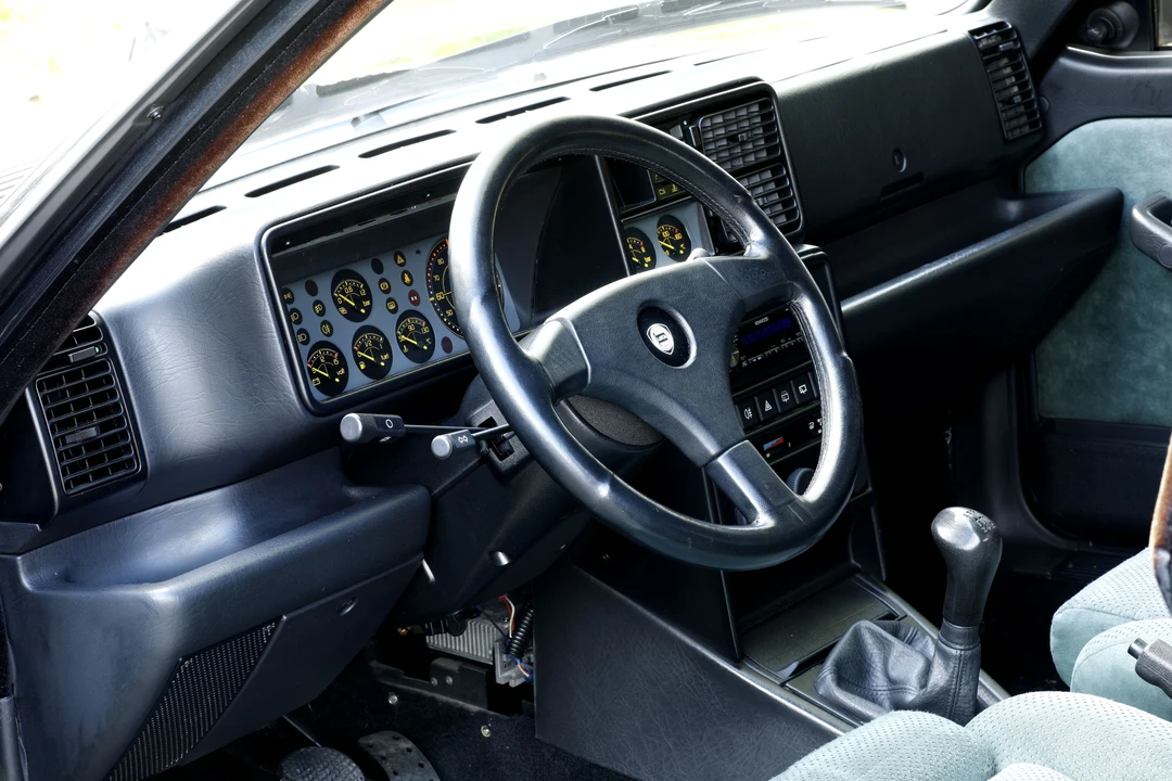 1992 Lancia Delta 1st Gen - Image 27 of 31
