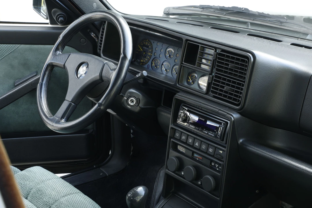 1992 Lancia Delta 1st Gen - Image 17 of 31