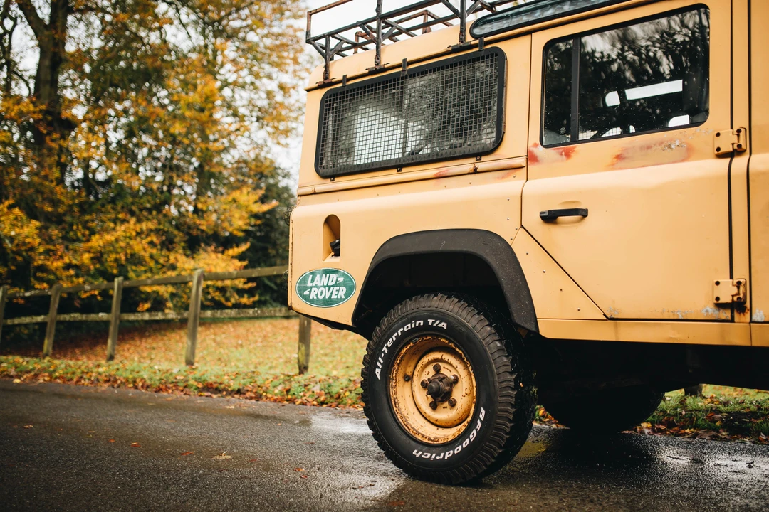 1992 Land Rover Defender 110 - Image 9 of 31