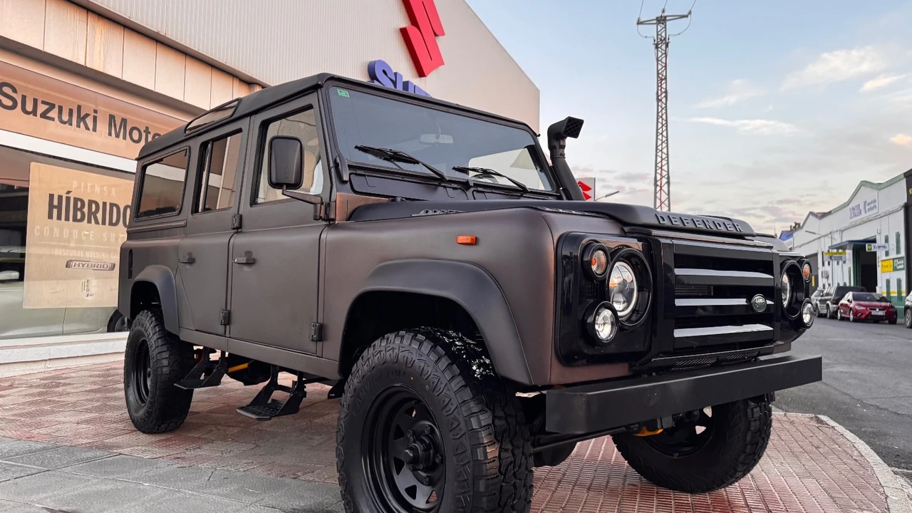 1992 Land Rover Defender 110 - Image 18 of 21