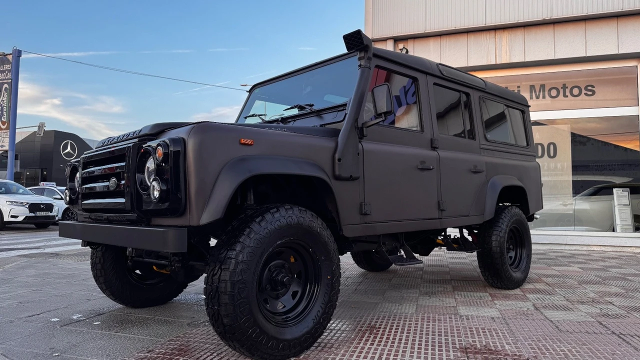 1992 Land Rover Defender 110 - Image 7 of 21