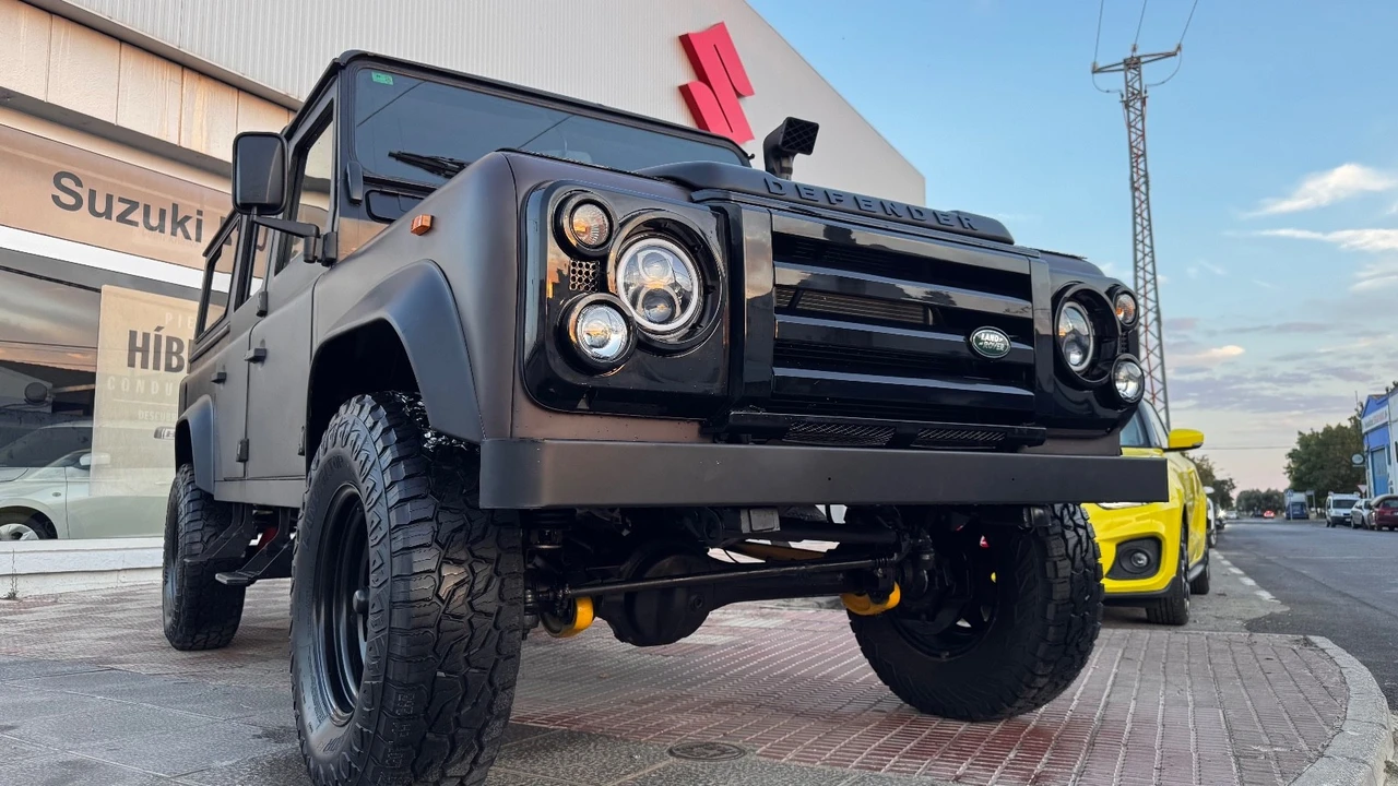 1992 Land Rover Defender 110 - Image 3 of 21