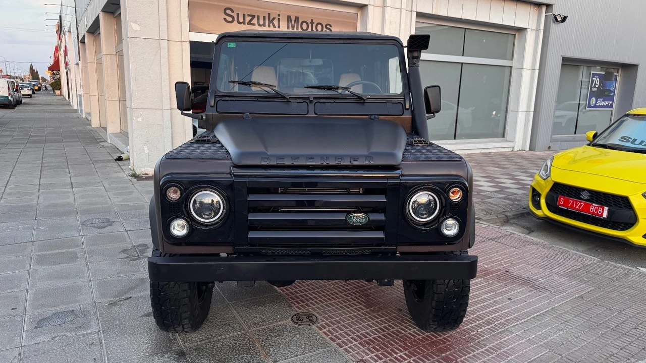 1992 Land Rover Defender 110 - Image 4 of 21