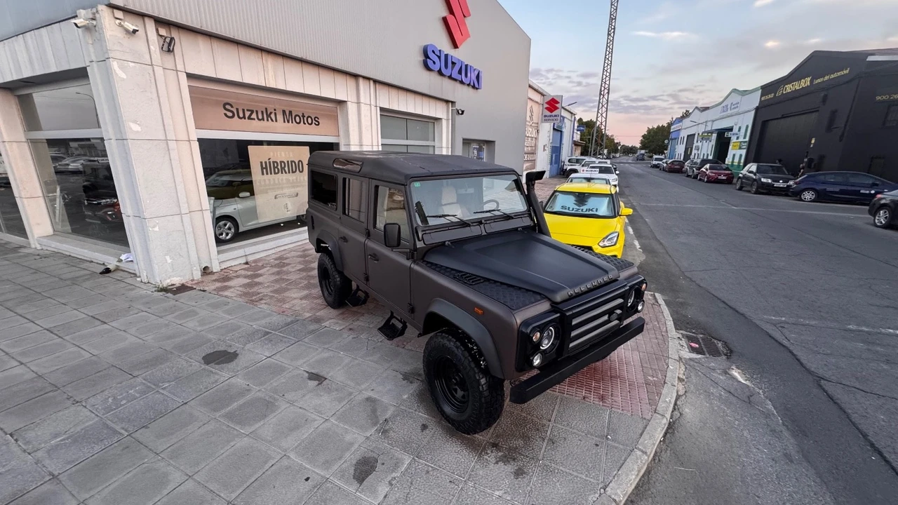 1992 Land Rover Defender 110 - Image 17 of 21