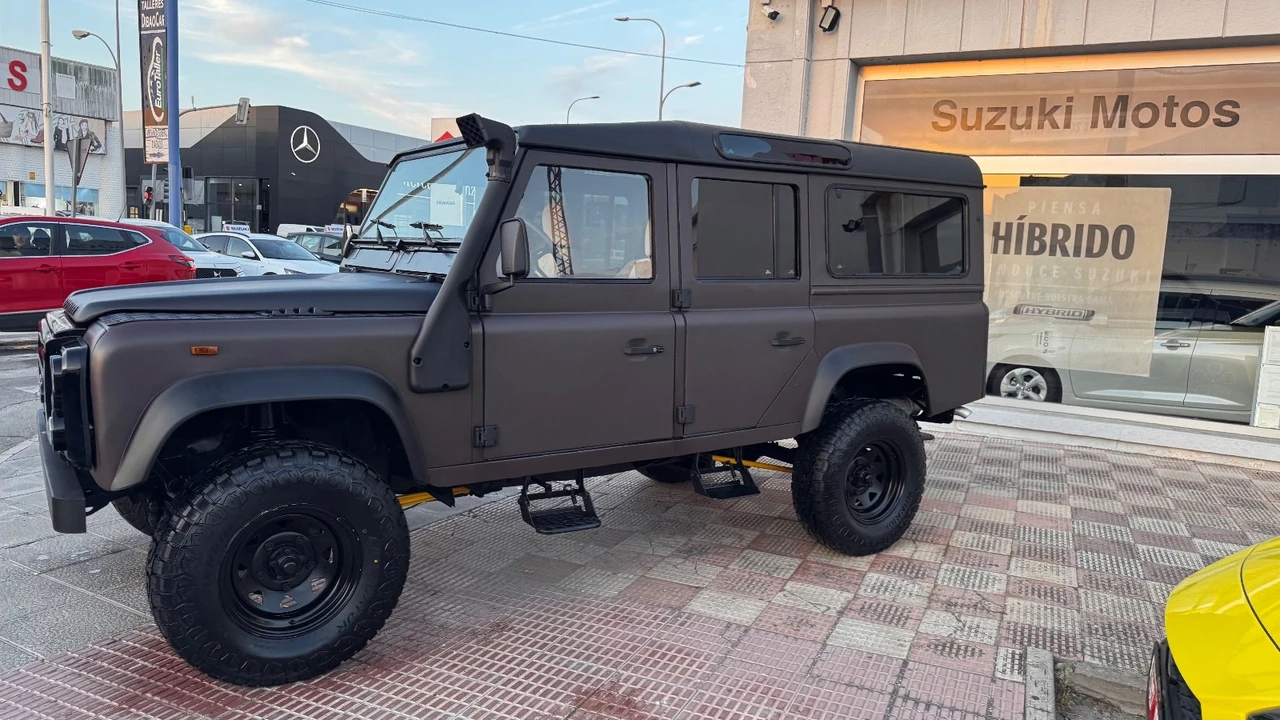 1992 Land Rover Defender 110 - Image 9 of 21
