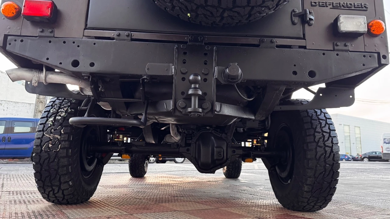1992 Land Rover Defender 110 - Image 11 of 21