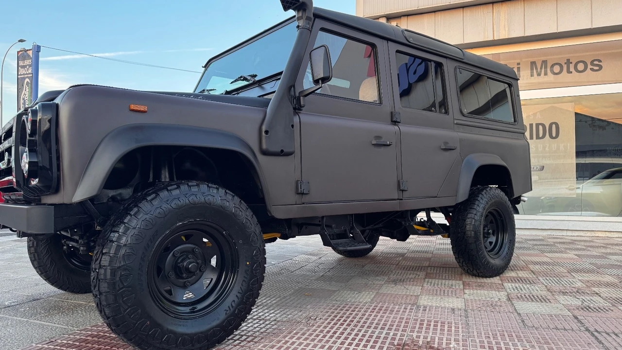 1992 Land Rover Defender 110 - Image 8 of 21