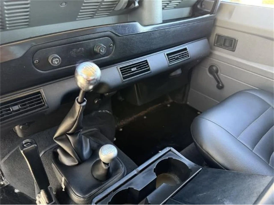 1992 Land Rover Defender - Image 6 of 19