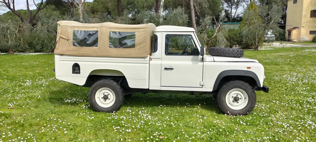 1992 Land Rover Defender 110 - Image 14 of 30