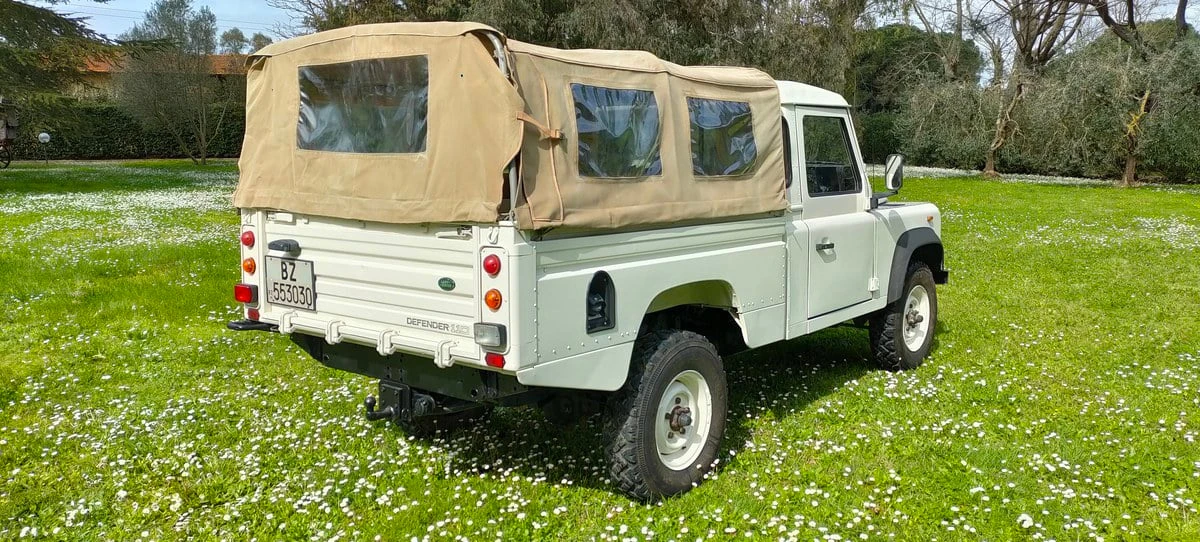 1992 Land Rover Defender 110 - Image 5 of 30
