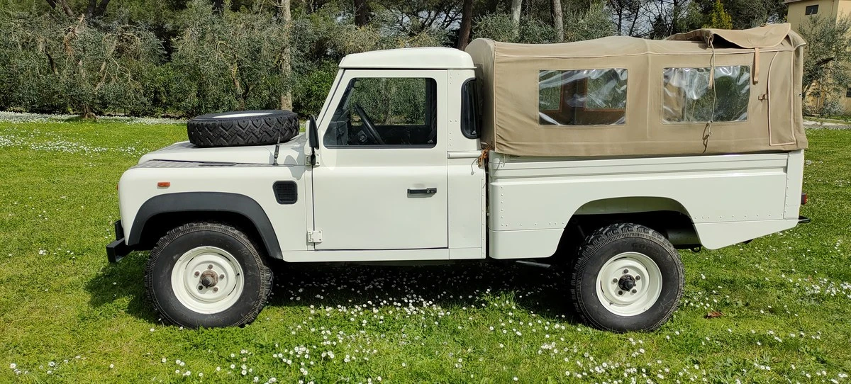 1992 Land Rover Defender 110 - Image 9 of 30