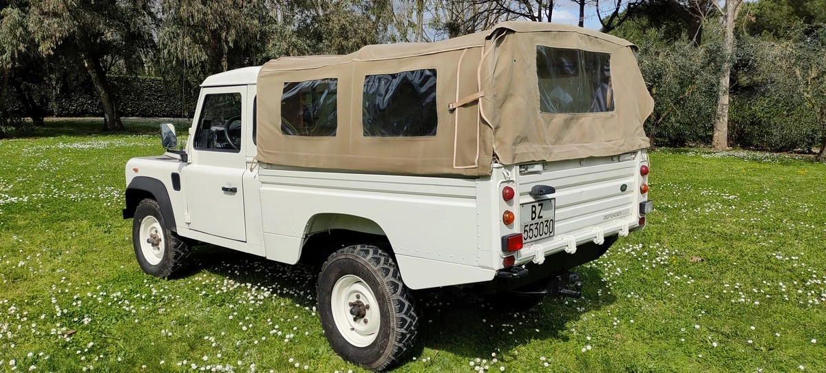 1992 Land Rover Defender 110 - Image 11 of 30
