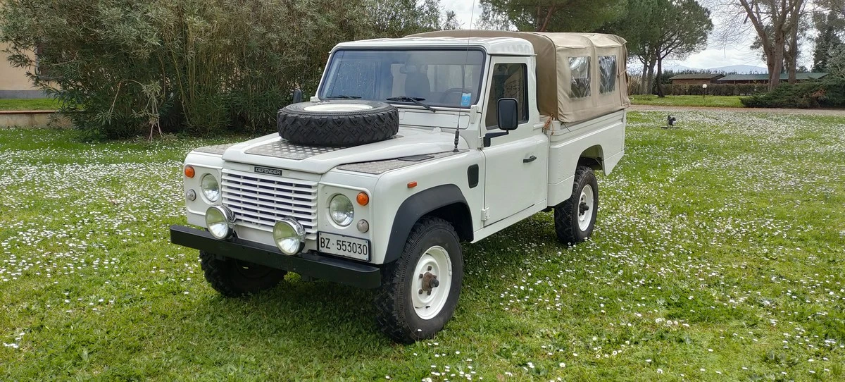 1992 Land Rover Defender 110 - Image 2 of 30