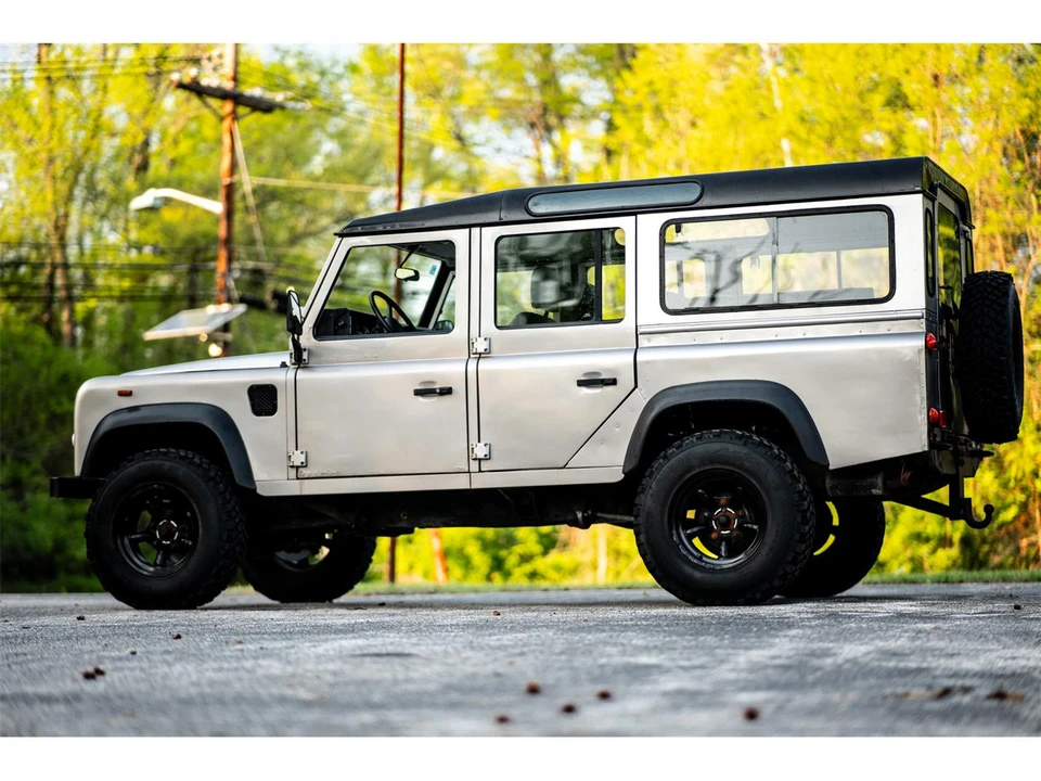 1992 Land Rover Defender 110 - Image 2 of 31