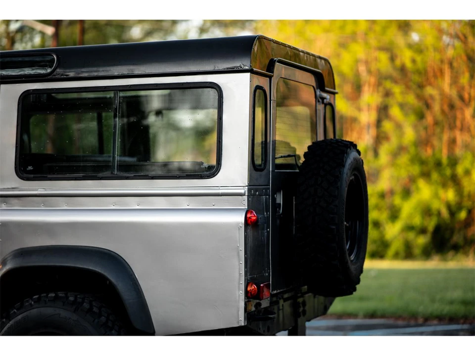 1992 Land Rover Defender 110 - Image 5 of 31