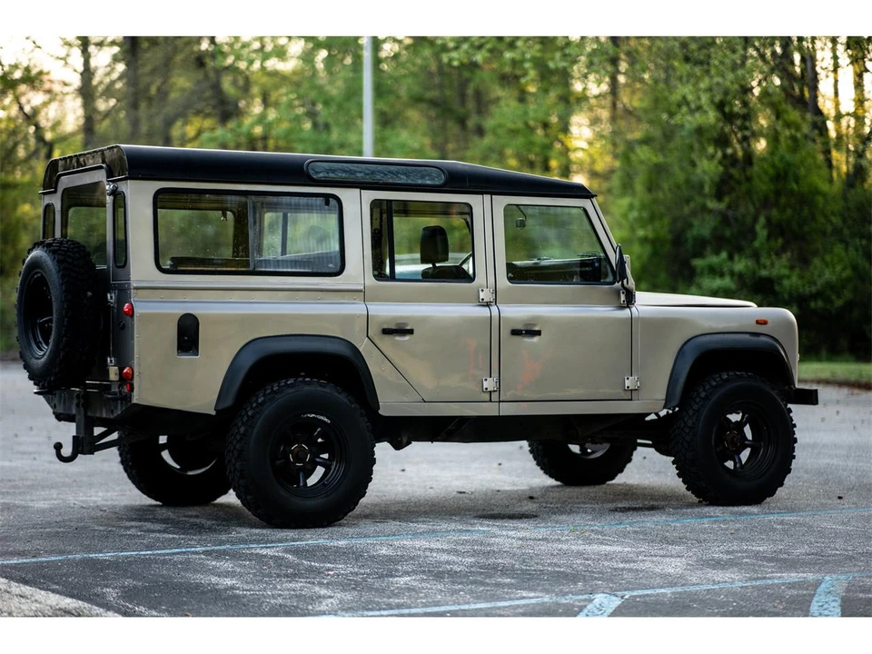 1992 Land Rover Defender 110 - Image 11 of 31