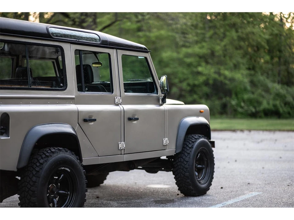 1992 Land Rover Defender 110 - Image 13 of 31