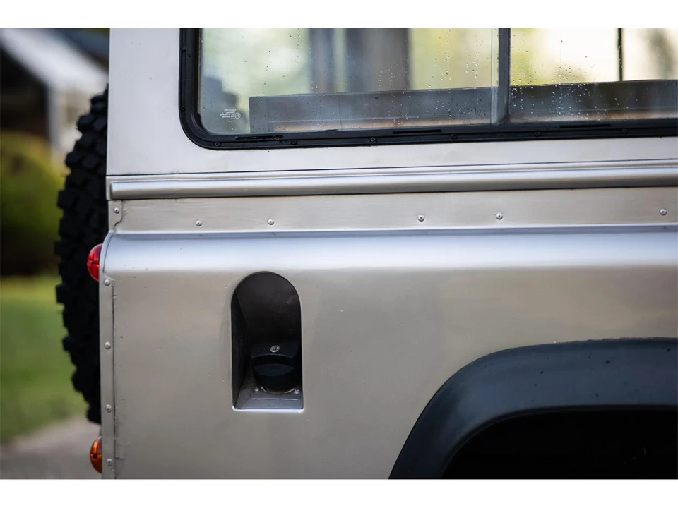 1992 Land Rover Defender 110 - Image 16 of 31