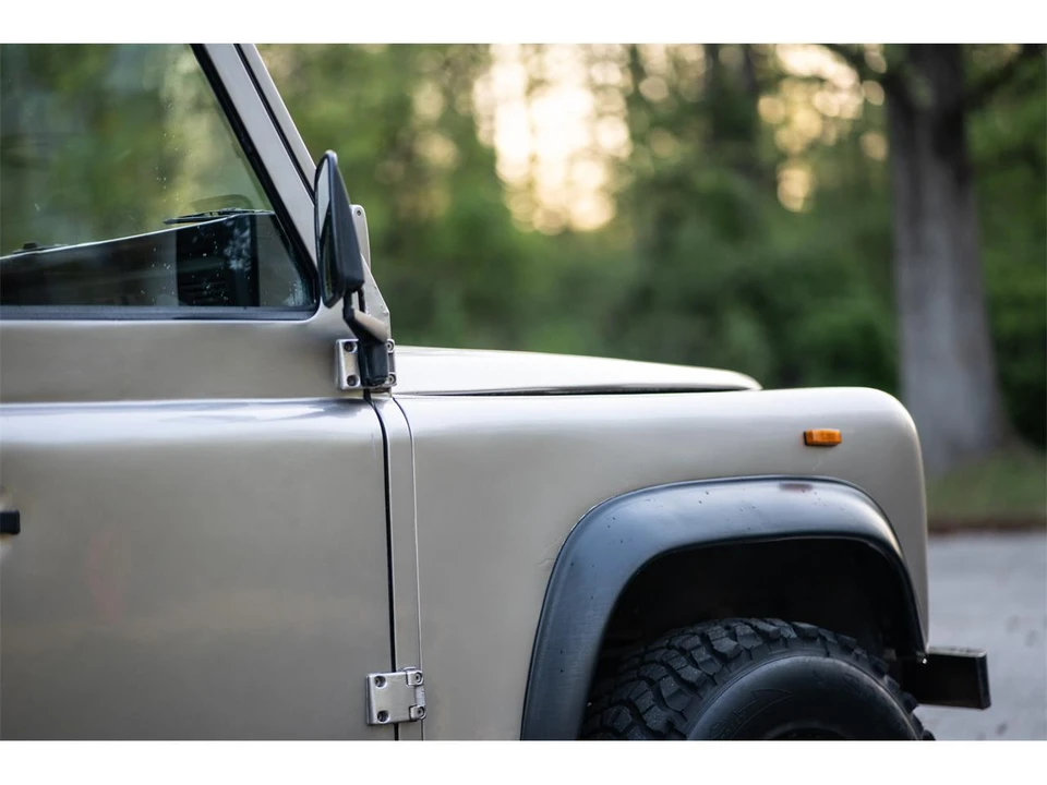 1992 Land Rover Defender 110 - Image 17 of 31