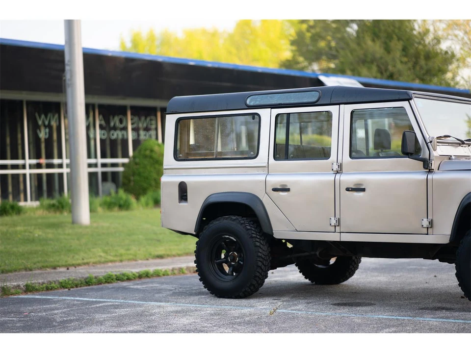 1992 Land Rover Defender 110 - Image 18 of 31