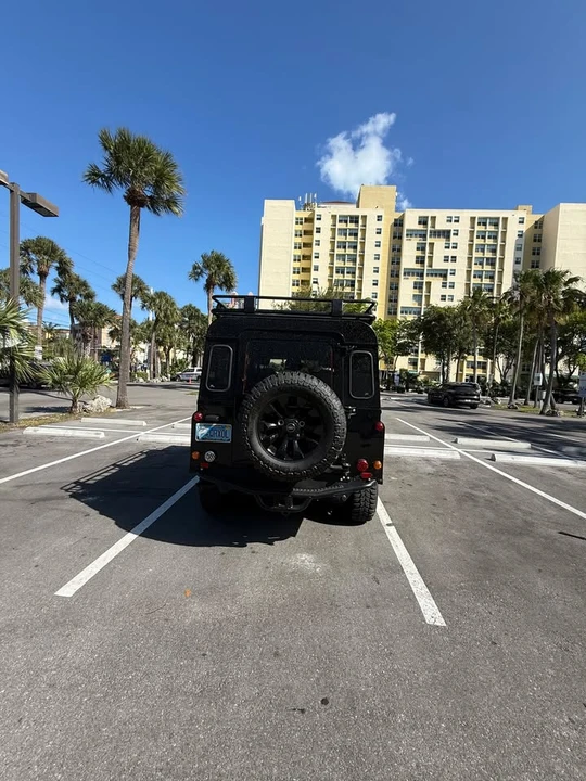 1992 Land Rover Defender 110 - Image 8 of 14