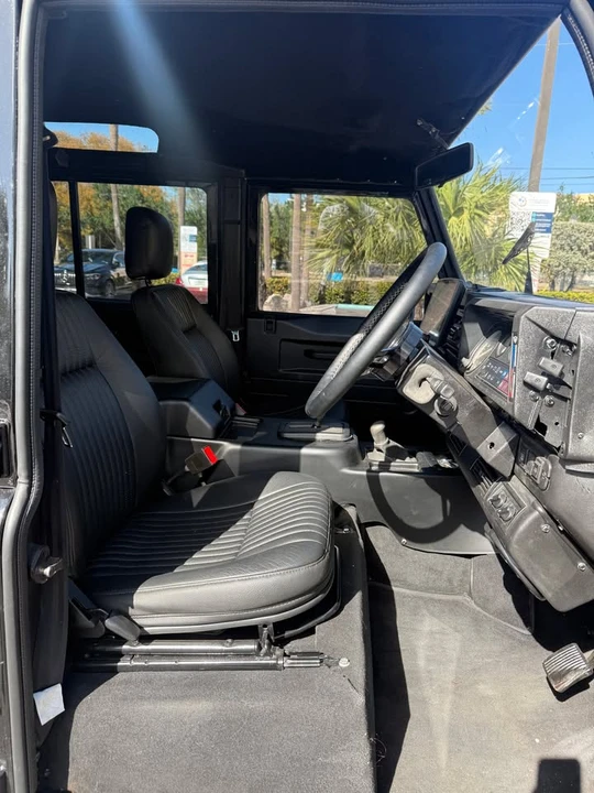 1992 Land Rover Defender 110 - Image 13 of 14