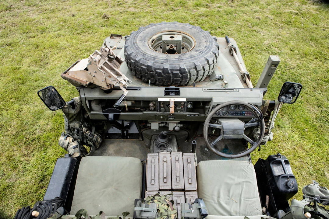 1992 Land Rover Defender 110 - Image 8 of 13