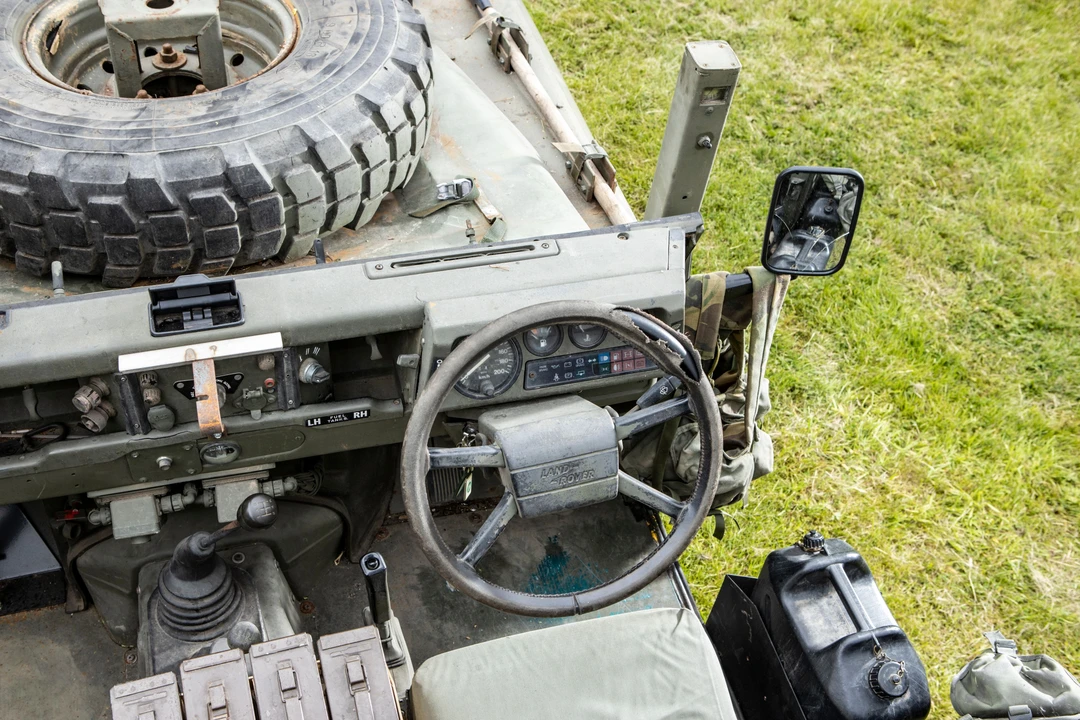 1992 Land Rover Defender 110 - Image 6 of 13