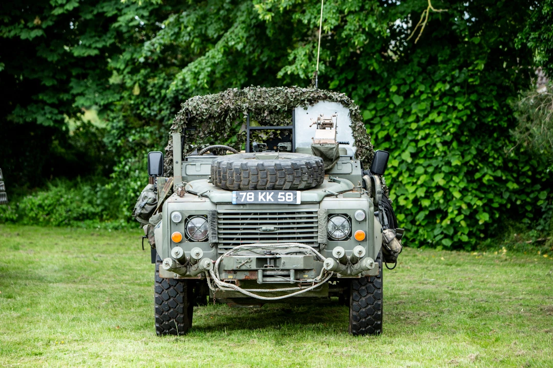 1992 Land Rover Defender 110 - Image 9 of 13
