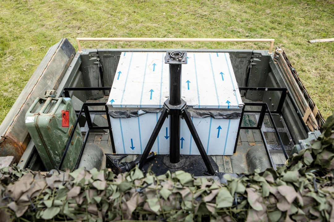 1992 Land Rover Defender 110 - Image 5 of 13