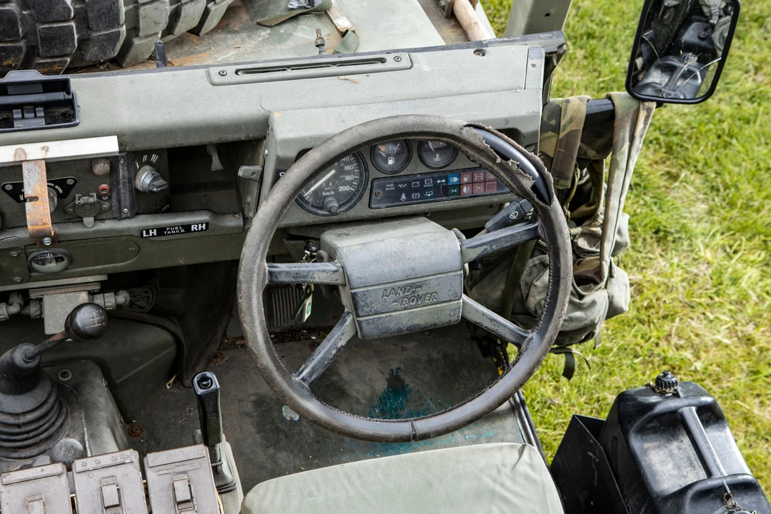 1992 Land Rover Defender 110 - Image 7 of 13