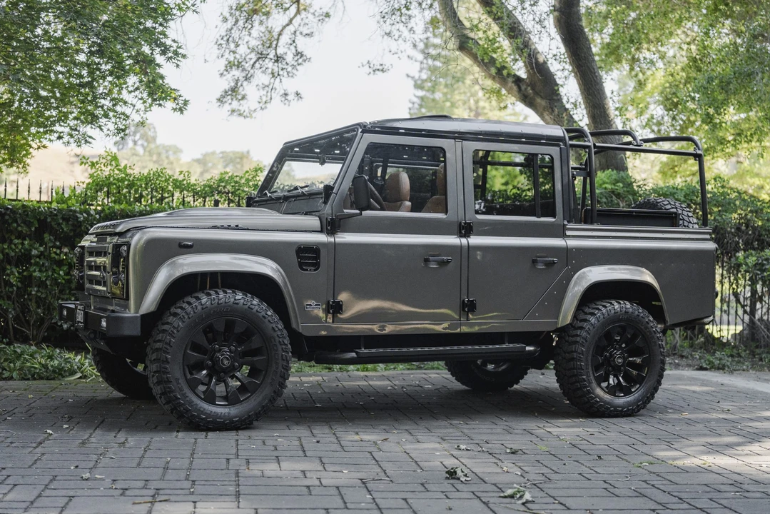 1992 Land Rover Defender 110 - Image 7 of 31