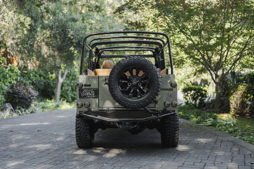 1992 Land Rover Defender 110 - Image 16 of 31