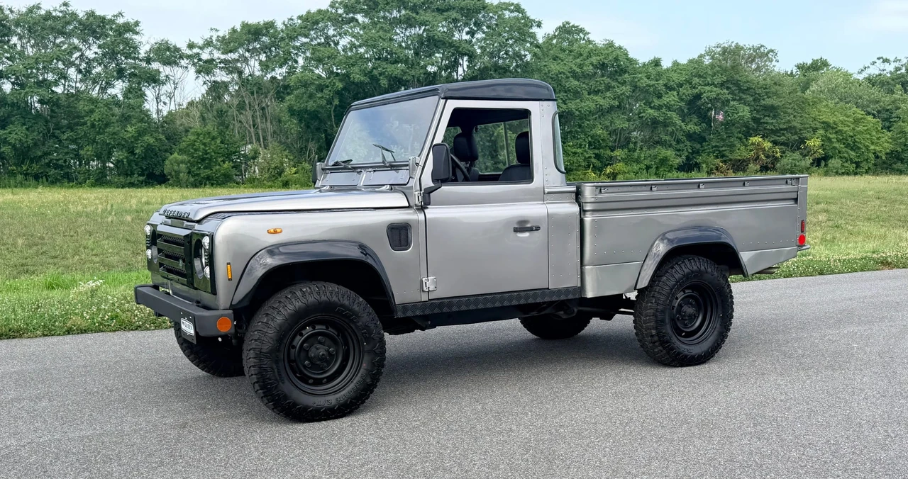 1992 Land Rover Defender 110 - Image 2 of 31