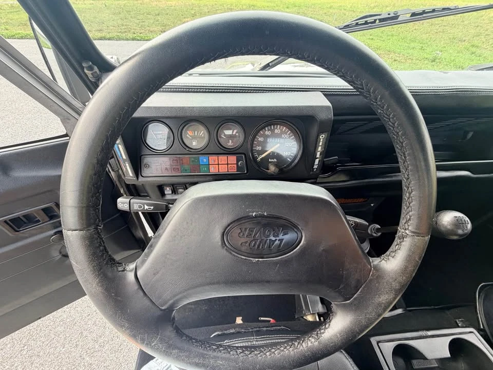 1992 Land Rover Defender 110 - Image 7 of 9