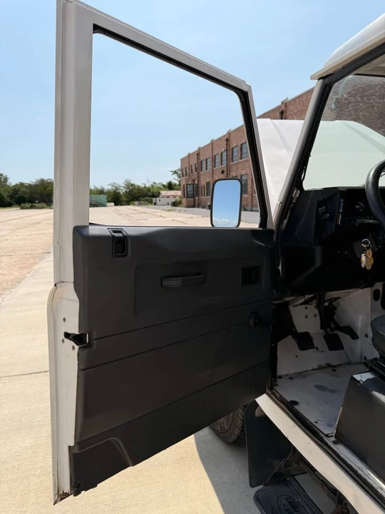 1992 Land Rover Defender 110 - Image 2 of 19