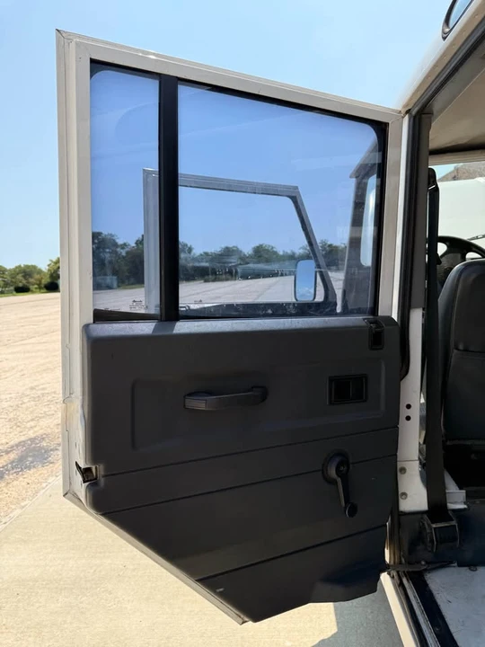 1992 Land Rover Defender 110 - Image 4 of 19
