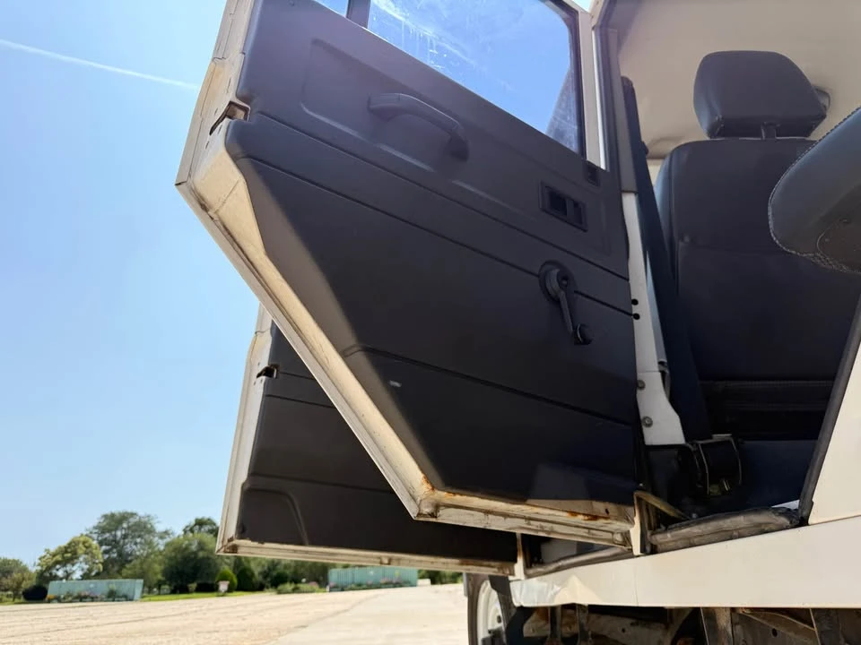 1992 Land Rover Defender 110 - Image 5 of 19