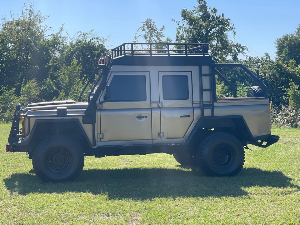1992 Land Rover Defender 110 - Image 16 of 31