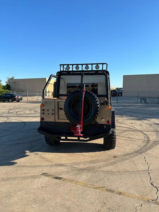 1992 Land Rover Defender 110 - Image 19 of 31